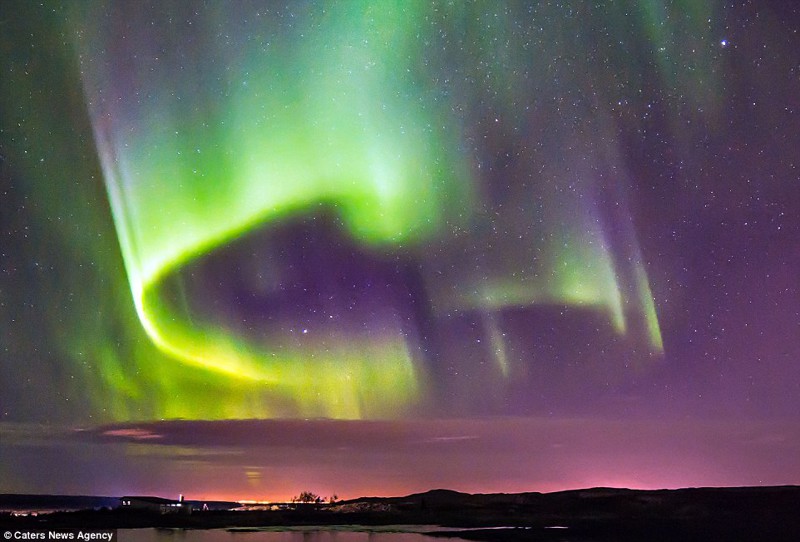 Невероятное фото северного сияния, принявшего форму феникса