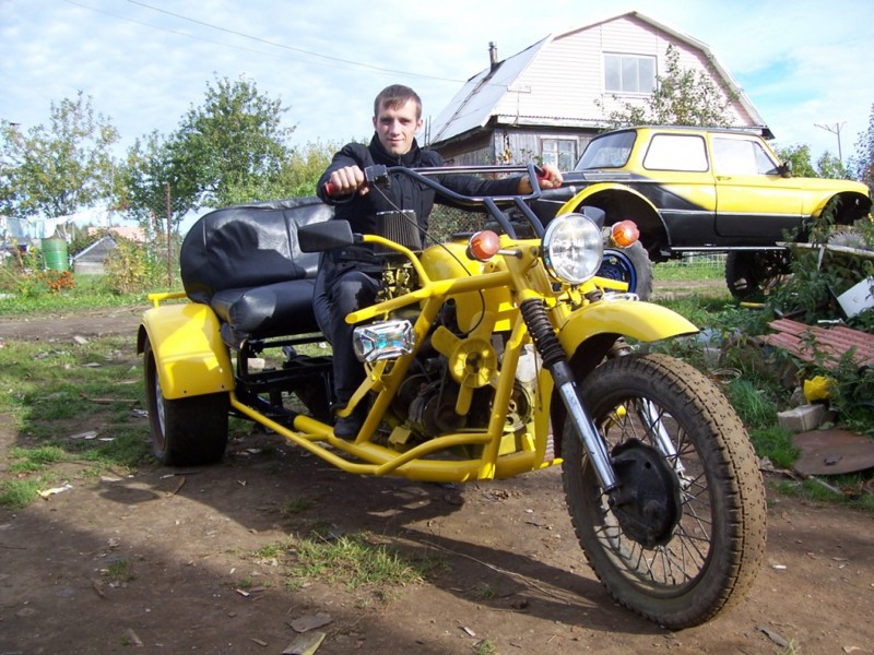 Нашел 2 задних колеса от трактора «Беларусь», тут же пришла в голову идея сделать большой мотоцикл на колёсах..