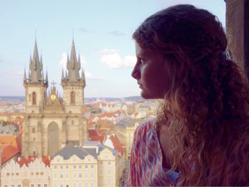 Девушка в Праге