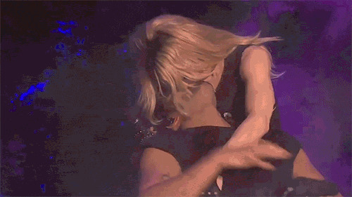5. Мадонна целует Дрейка - и, кажется, он не в восторге от этого!