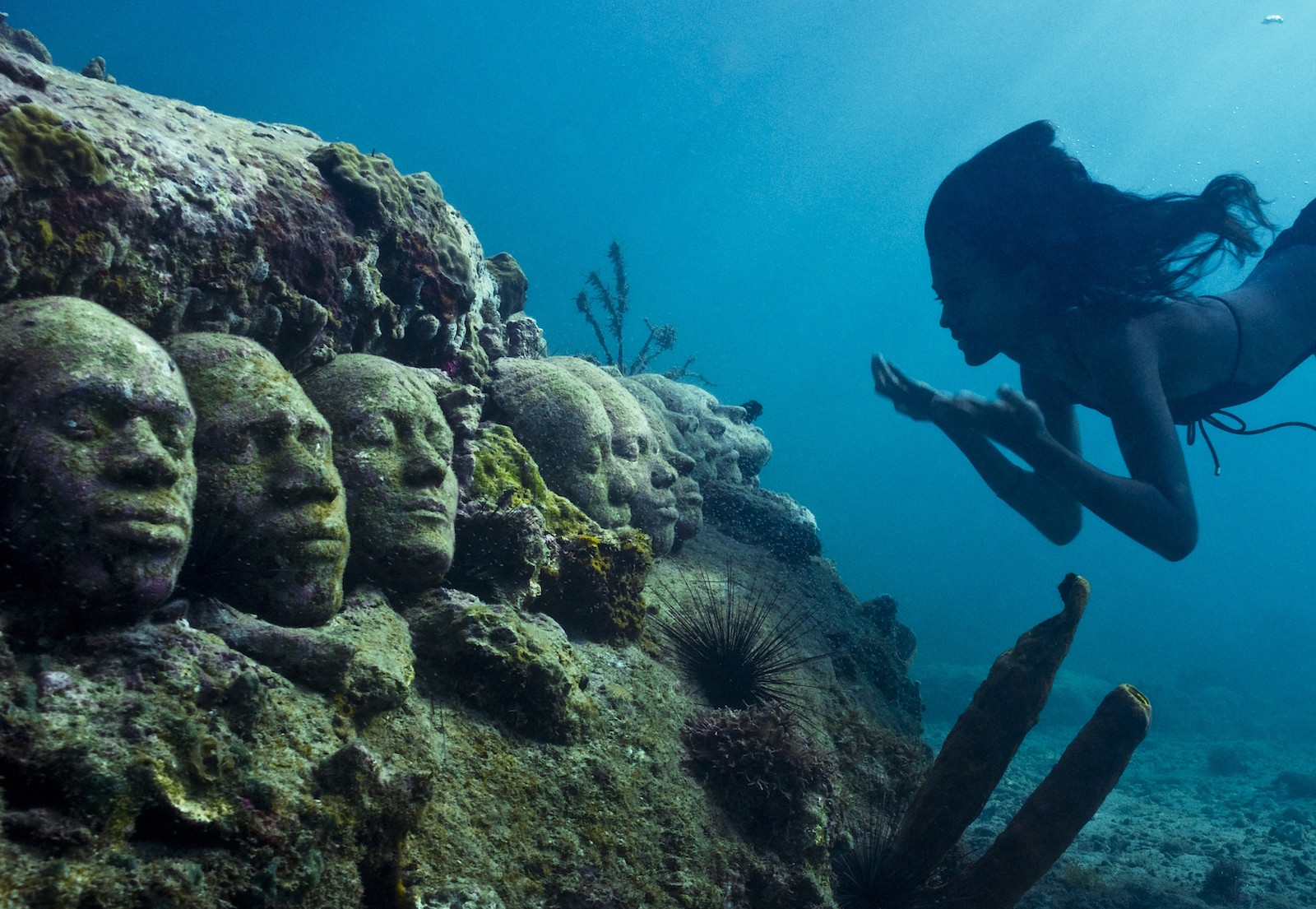 Часть подводной скульптурной композиции Джейсона Тейлора у берегов Гренады, Карибское море. Моря и океаны, интересное, подводный мир