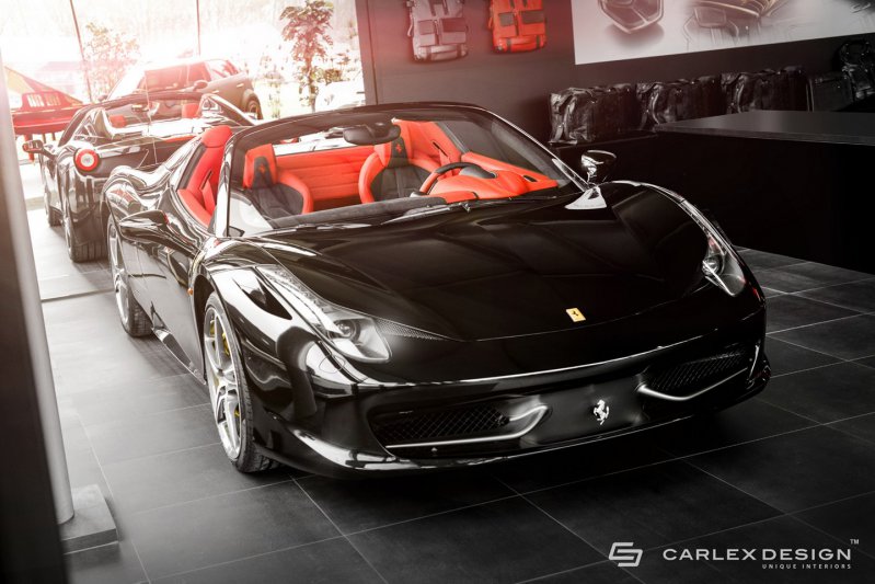 Carlex Design освежил интерьер кабриолета Ferrari