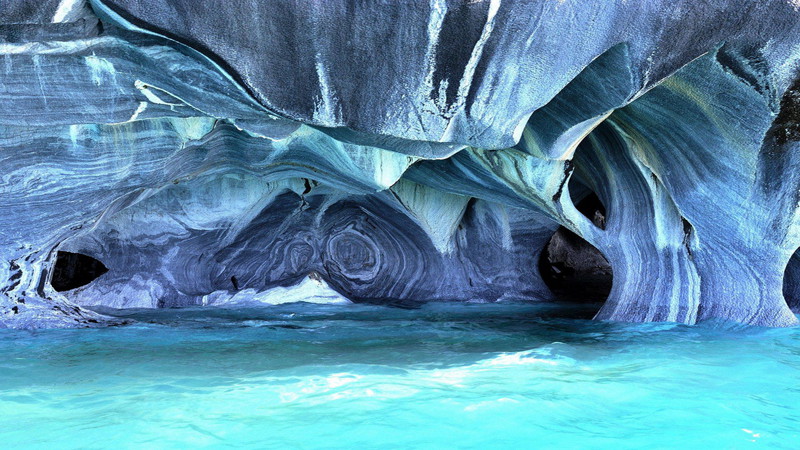 Мраморные пещеры в Патагонии, на стыке Аргентины и Чили