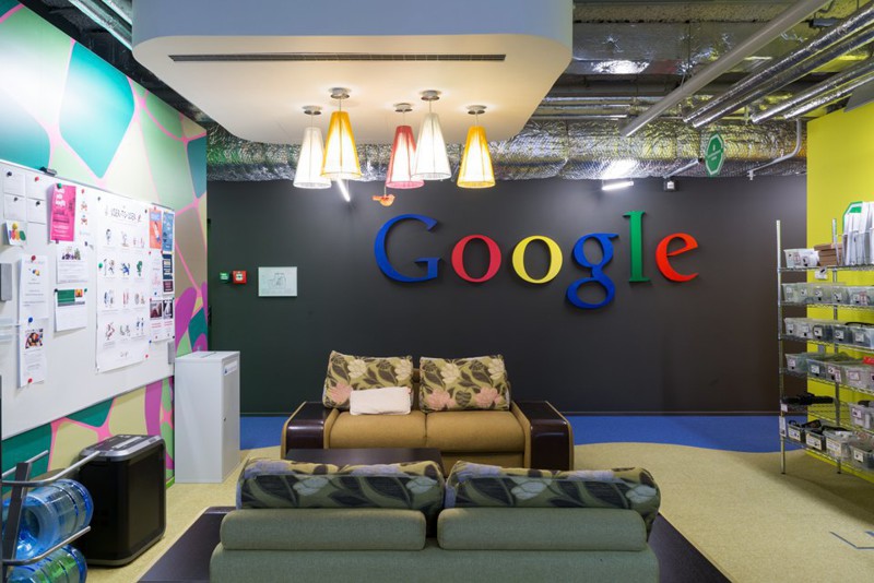 2. Офис Google представляет собой оупенспейс.
