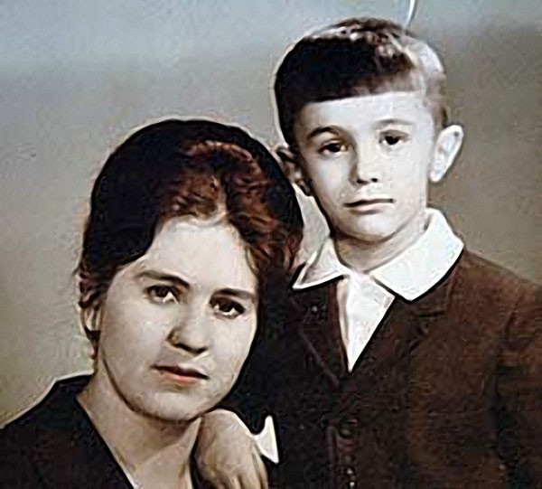 Вячеслав Бутусов с мамой