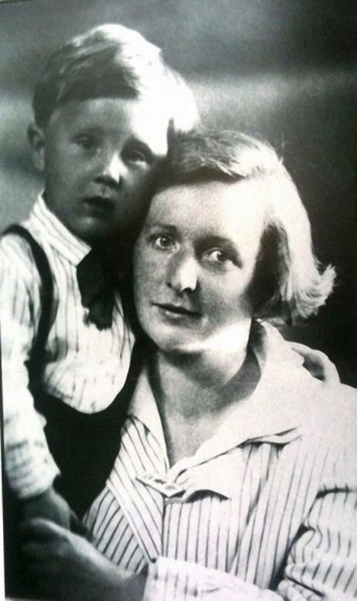 Илья Глазунов с мамой Ольгой Константиновной