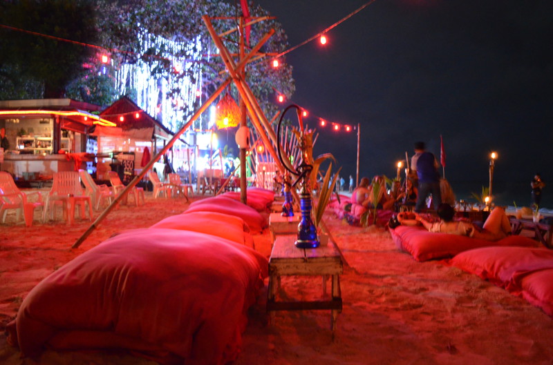 Ночные пляжи - фаер шоу, клубная музыка, танцы под открытым небом!!! на фото пляж Чавенг Ко Самуи