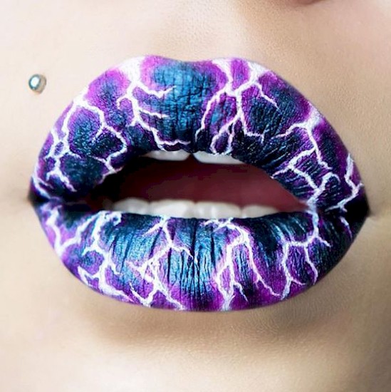 Электрический поцелуй губы, искусство, макияж