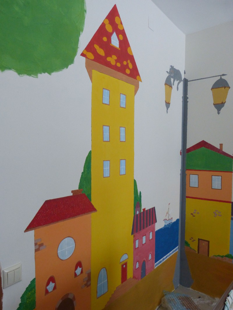 Роспись детской комнаты водоэмульсионными красками. Подарок родителей ребенку на день рождения! 