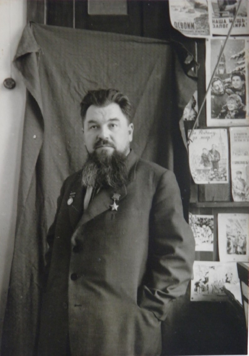 Пётр Петрович Вершигора (1905—1963), генерал-майор, заместитель командира по разведке партизанского соединения С. А. Ковпака