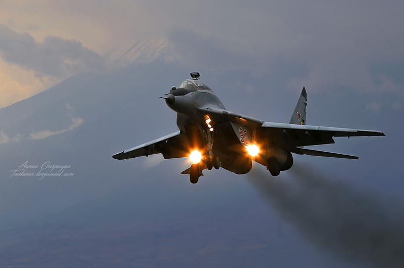Истребители МиГ-29 российской авиационной базы в Армении