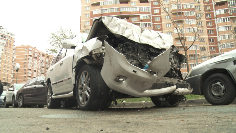 Пьяный водитель разбил семь машин на парковке в  Краснодаре