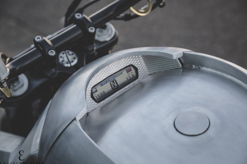 Ducati Diavel "украшенный" алюминиевыми листами