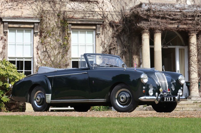 Aston Martin принца Филиппа, супруга Елизаветы II продадут