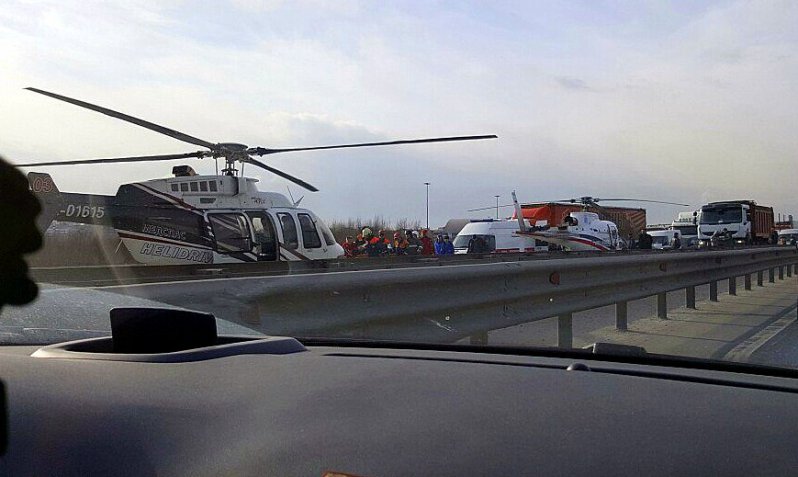 На кольцевой дороге в Петербурге вертолет попал в ДТП