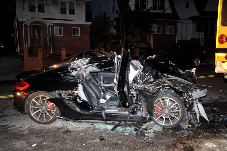 Пьяный водитель Porsche убил свою подружку