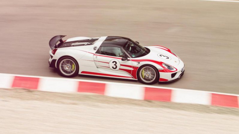 Porsche 918 Spyder: 0-100 км/ч за 2,8 с