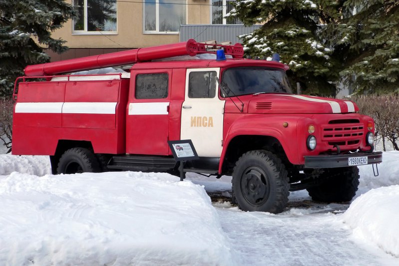 Пожарная автоцистерна АЦ-40(130)-63Б на шасси ЗИЛ-130.