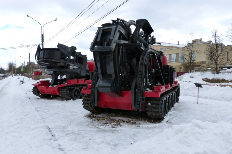 Пожарные землеройные машины на базе тяжёлого артиллерийского тягача АТ-Т.