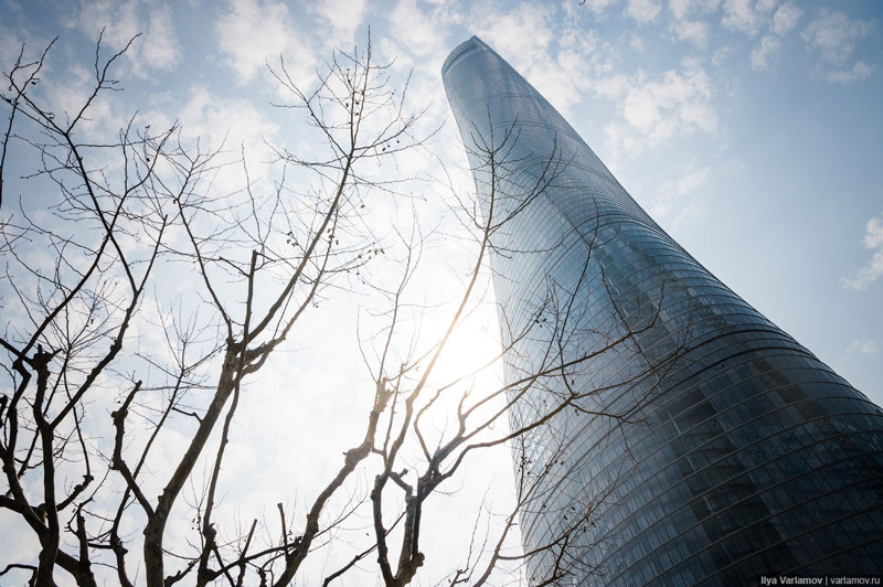 01. Шанхайская башня построена по проекту американского архитектурного бюро Gensler. 