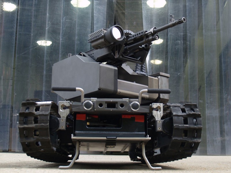 Первый в истории российский боевой робот ведет огонь: эксклюзивные кадры