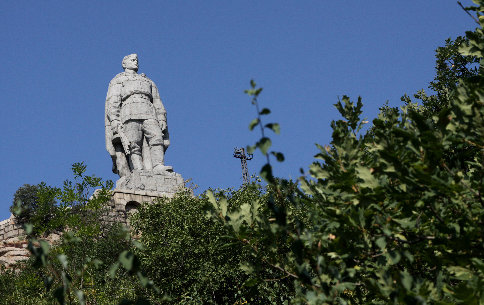 Памятник русскому солдату в болгарии алеша фото
