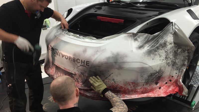 Владелец специально состарил свой новенький Porsche 911 GT3 RS