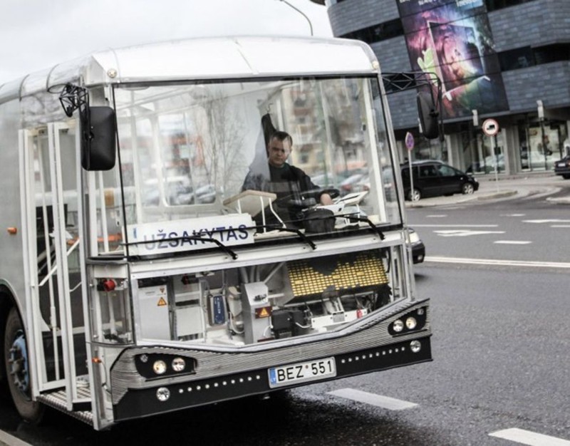 В Литве появился прозрачный автобус