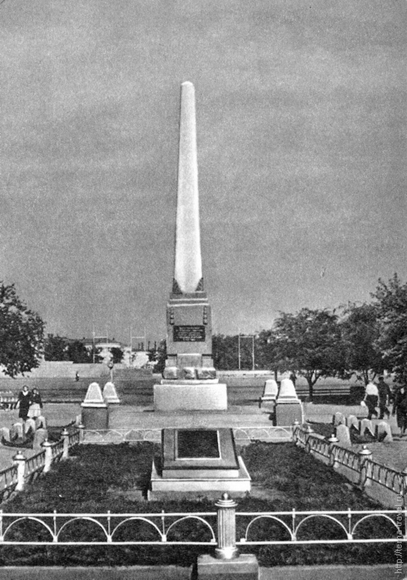 Памятник погибшим в боях за Царицын