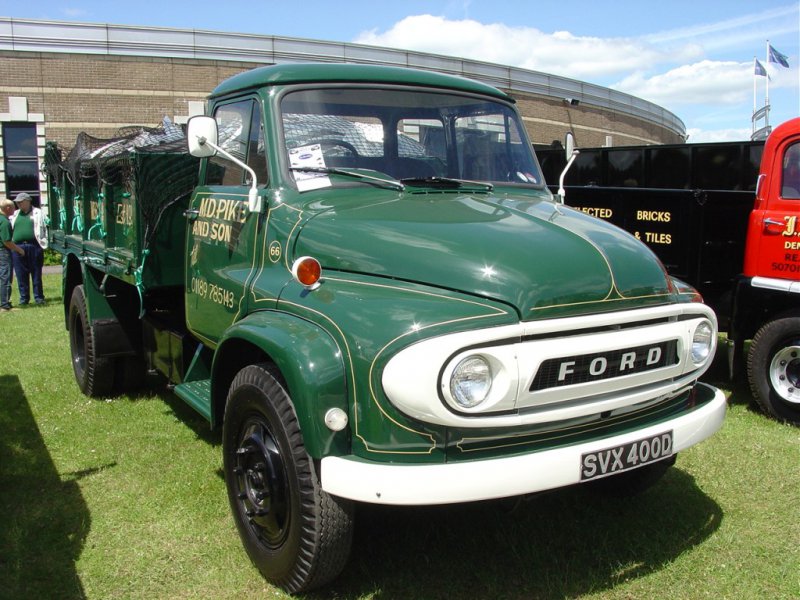 Ford K-700 (1966) - британская модель
