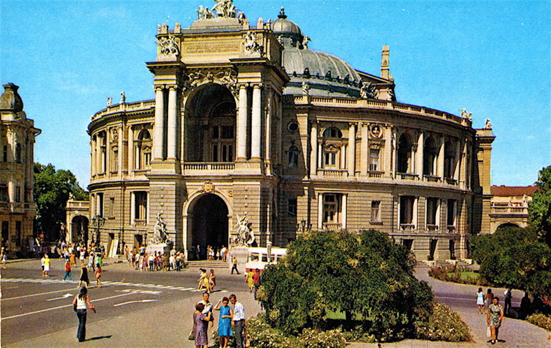 Здание Государственного академического театра оперы и балета