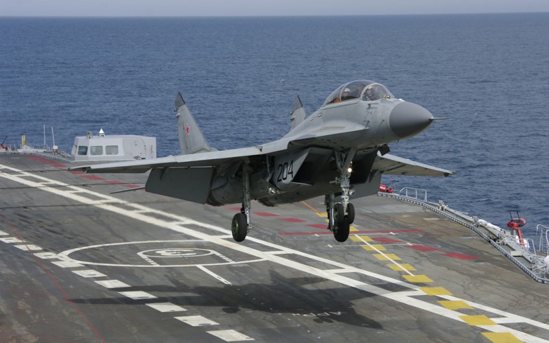 "Адмирал Кузнецов" осенью отправится в Средиземное море с новыми истребителями  