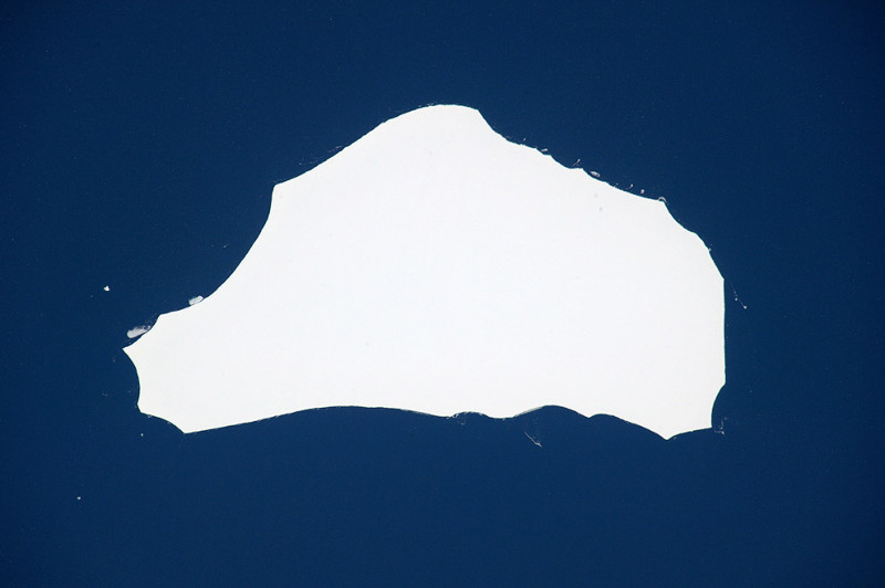 Айсберг размером с Лондон дрейфует в Антарктиде.
