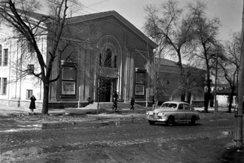 1959. Кинотеатр Казахстан, проспект Сейфуллина