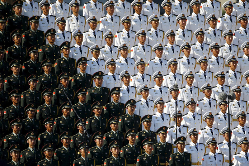 16. Китайский военный хор на военном параде в Пекине, 3 сентября 2015.