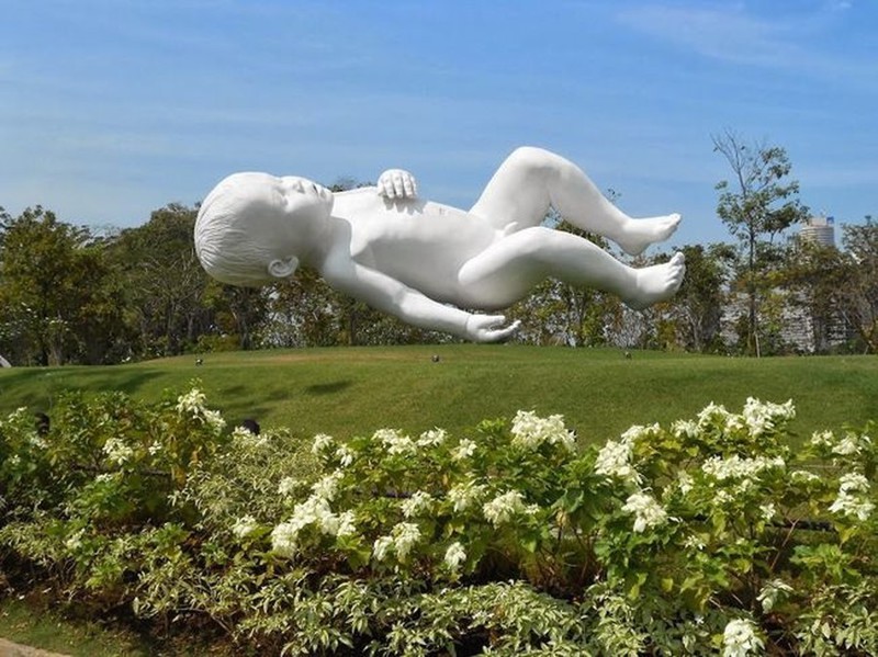 20 скульптур, бросающих вызов гравитации