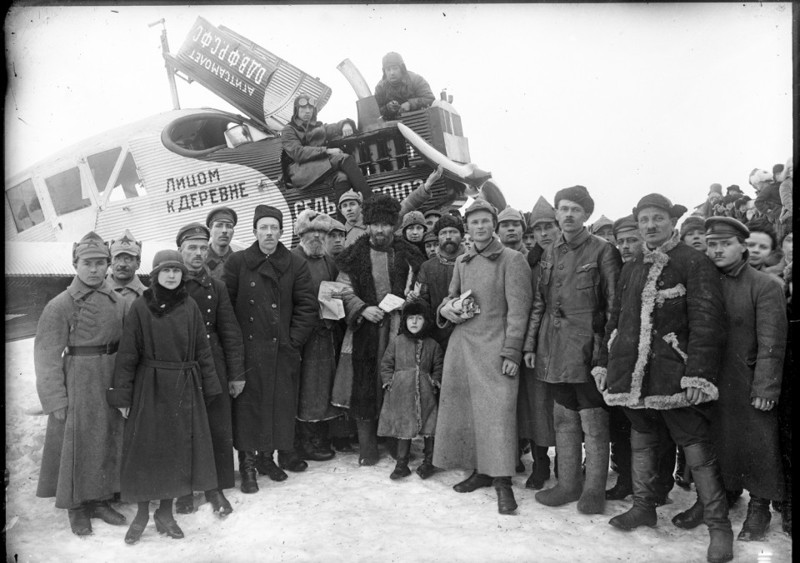 Знаменательное событие: в Галич прилетел первый самолёт, 1925 год.