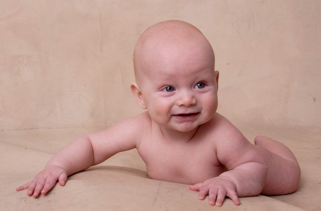 13. Малыши улыбаются примерно 200 раз в день. 