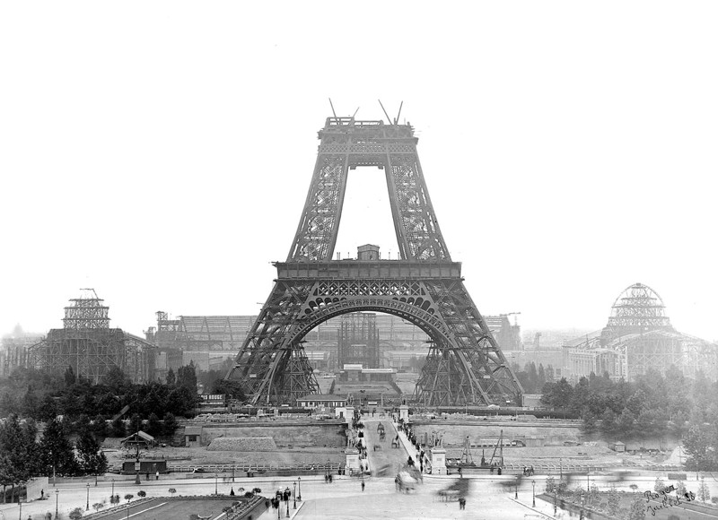 3. Эйфелева башня, Париж, июль 1888 года