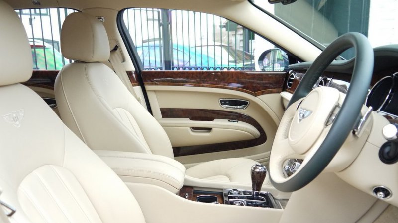 Bentley Mulsanne Елизаветы II выставили на продажу