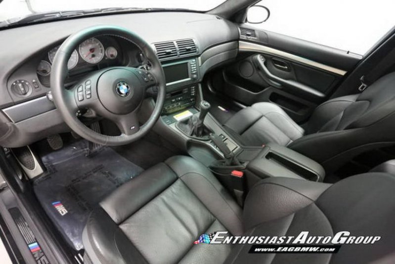 Почти новенькая BMW M5 в 39-м кузове с минимальным пробегом
