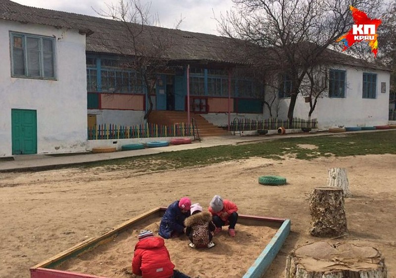 В Дагестане судебный пристав спас от пожара 100 детей