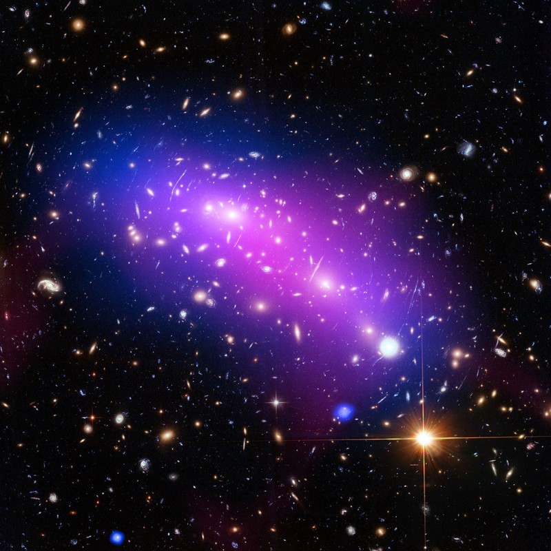 Телескоп Hubble сфотографировал «космический смайлик» + Bonus
