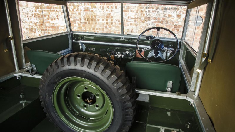 Land Rover выпустит партию первых Defender образца 1948 года