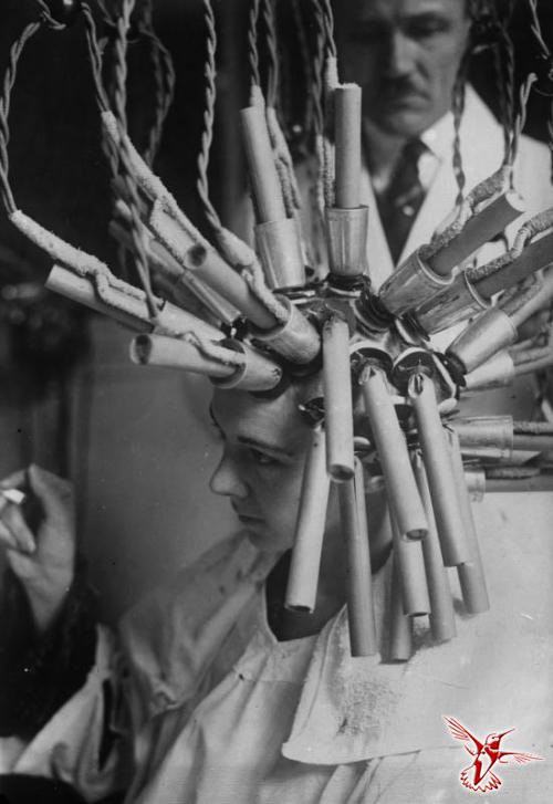1. Завивка волос перманентом. Германия, 1929 год.