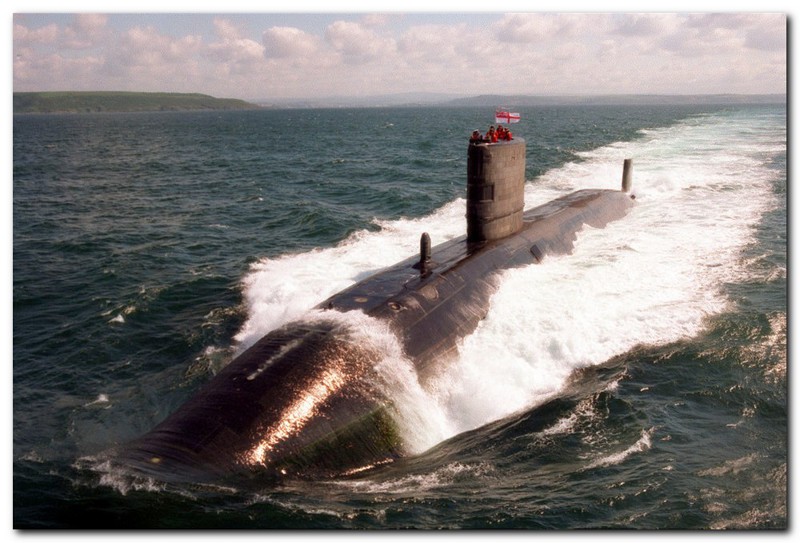 Британия решила возобновить патрулирование Арктики подводными лодками
