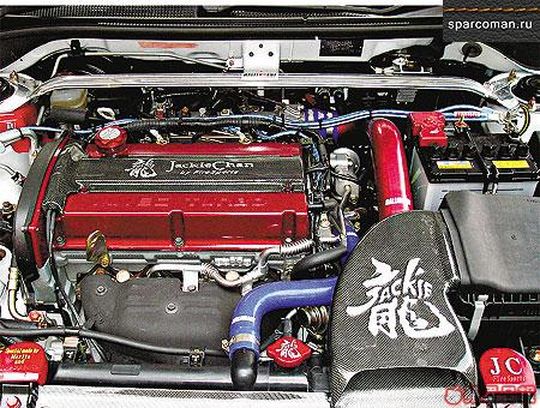 Джеки Чан и Mitsubishi Lancer Evolution IX
