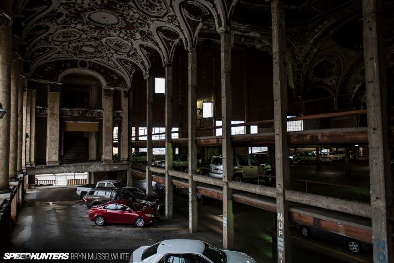 Michigan Building Car Park - самая странная парковка в мире
