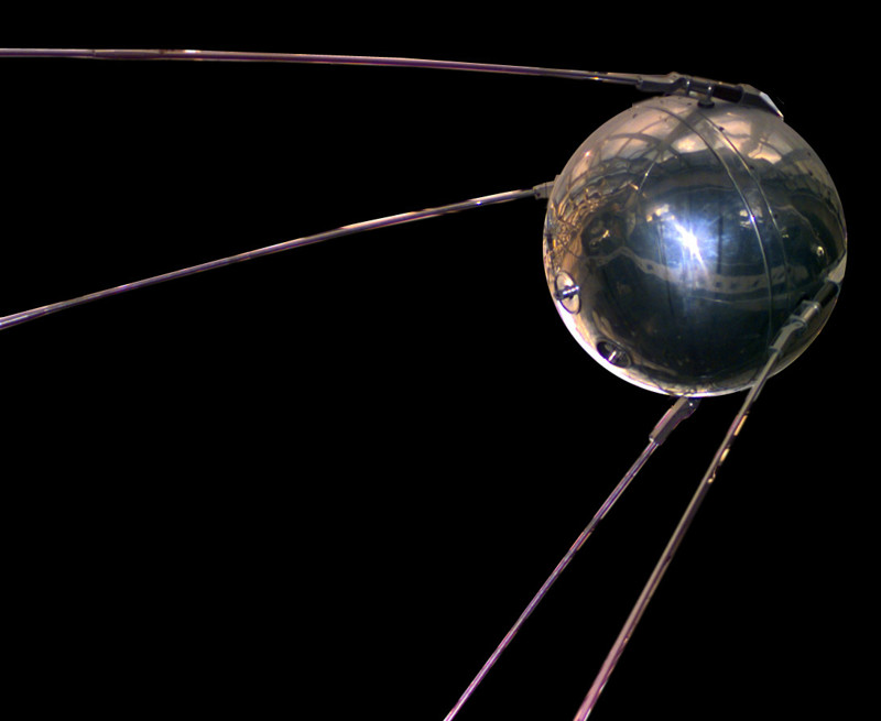 6. 4 октября 1957 года этот шарик открыл новую эпоху в истории человечества П-1 (простейший) 