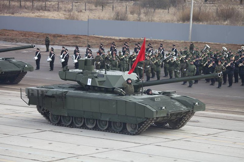 Военная техника на репетиции Парада Победы 2016 года.